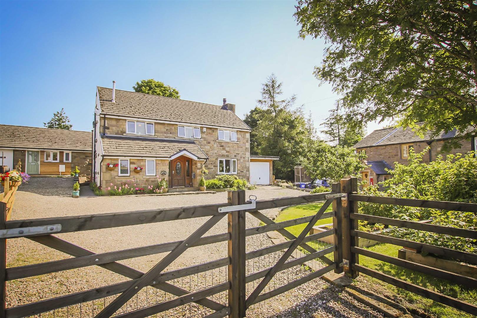 5 Bed Detached House For Sale - Main Image